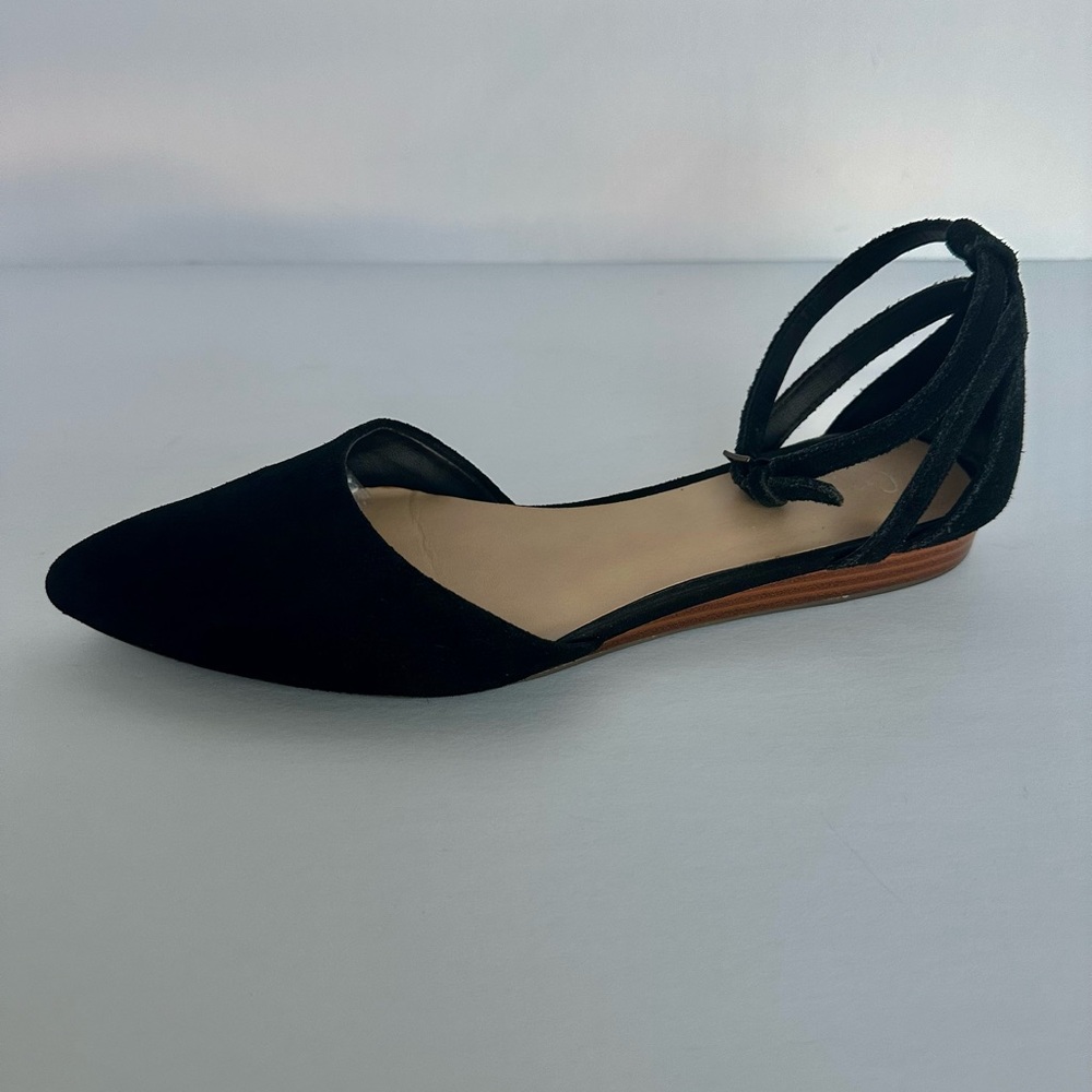 Crown Vintage Women’s black pointed toe faux suede ballet flat adjustable strap - Picture 3 of 17